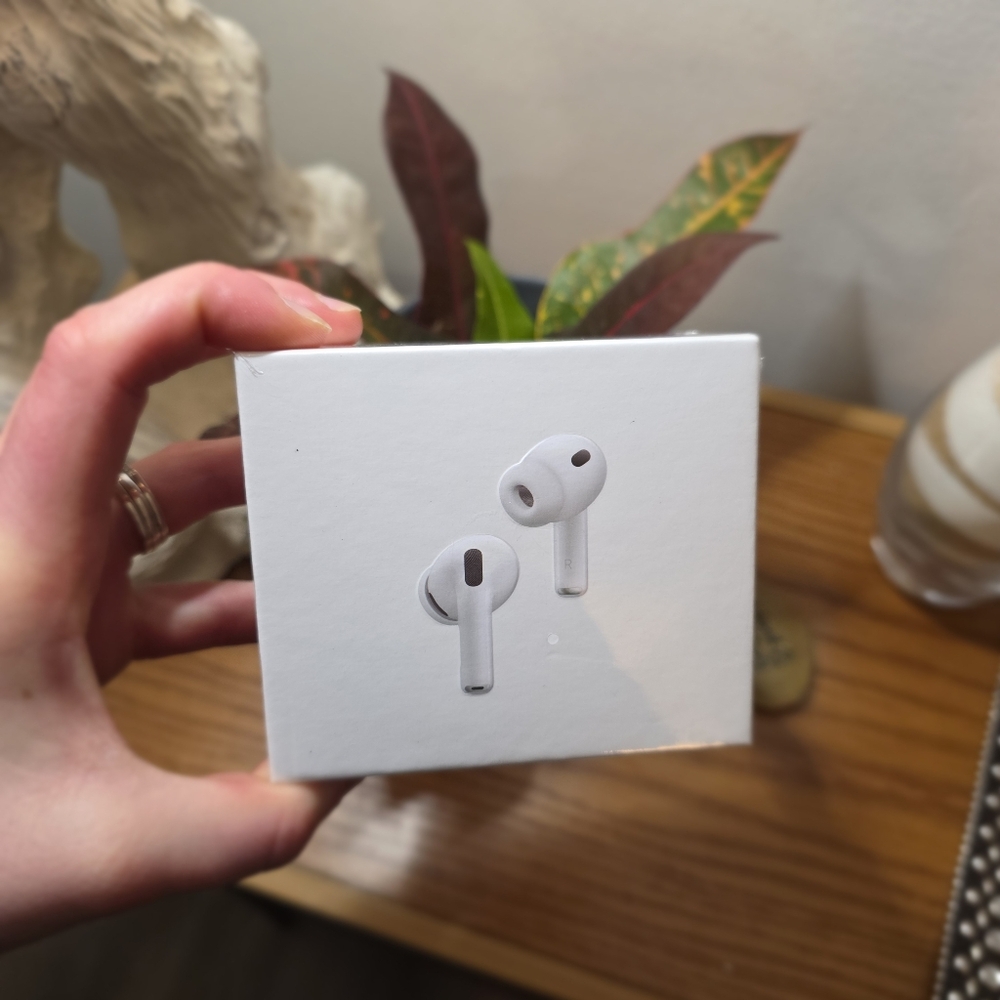 Apple Airpods Pro 3, NEW UNOPENED